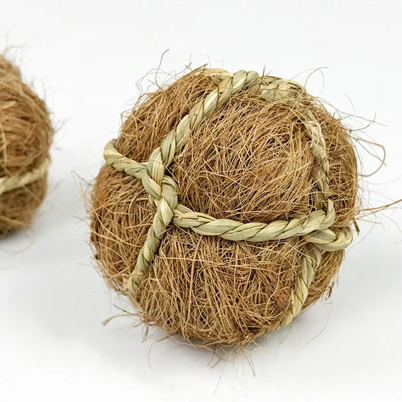 Interactive Chew Toy for Small Pets - 7CM Natural Grass Ball for Guinea Pigs, Rabbits, and Hamsters