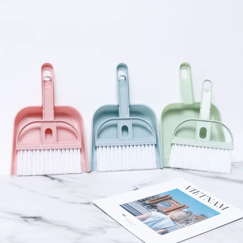 Essential Pet Cleaning Set: Broom and Bedpan for Cats, Hamsters, Rabbits, and Guinea Pigs